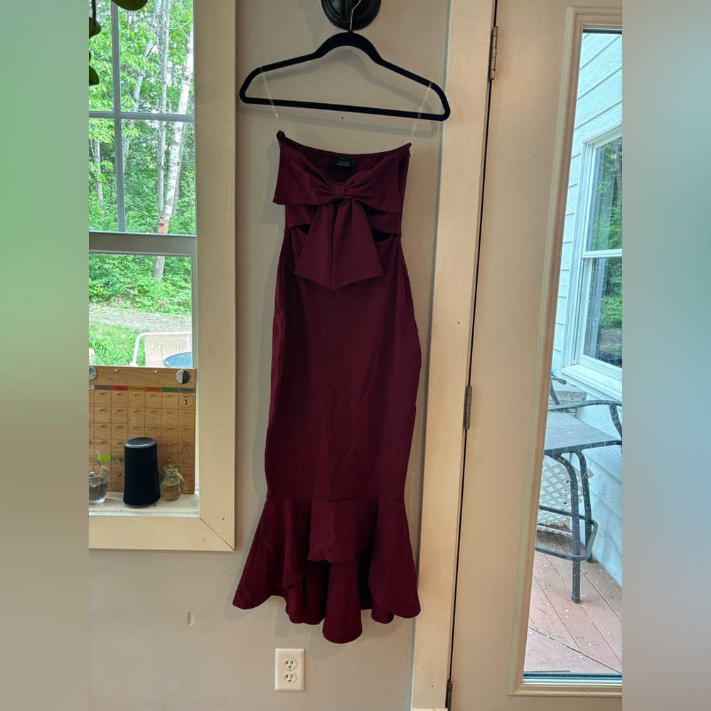 Vici Strapless Bow-Front Mermaid Dress in Burgundy